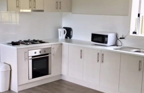 Marysville Cottage | Marysville town Barton Split AC-Smar tv-WIFI Wood htr. BYO linen clean as you go
