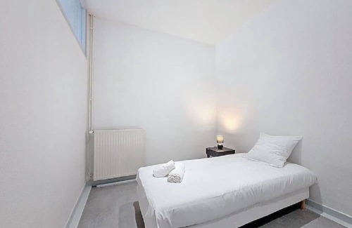 Moulins Apartment | LES PORTES DE PARIS