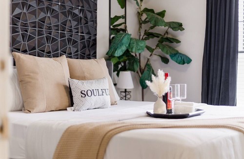 Pleasant Valley Apartment | Cozy suite~8 min to DT~big pool~2bed 2bath~free parking