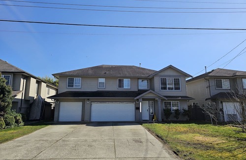 Maple Ridge House | Self Check-In | Queen + Bunk Bedroom | Spacious Guestroom in a Maple Ridge house