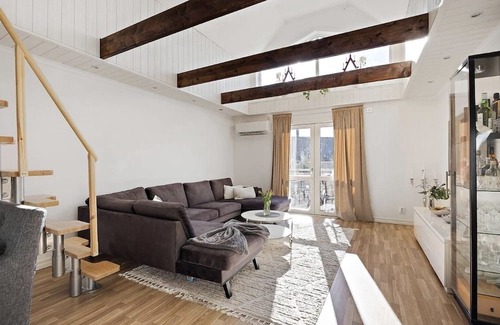Olofstorp Villa | Mysigt hus med Jacuzzi i Olofstorp