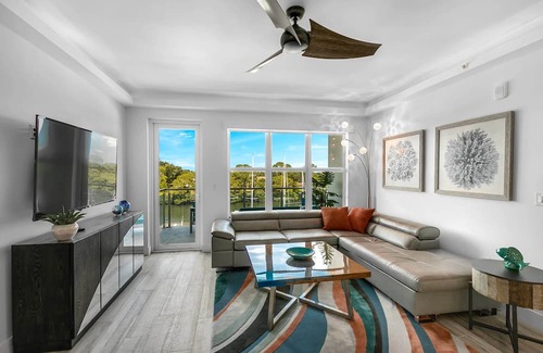 Merritt Island Condo | Waterfront Captains Stateroom