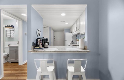 Fairfield Harbour Condo | Harbor Retreat. Enjoy this cozy, one bedroom apartment at Fairfield Harbor