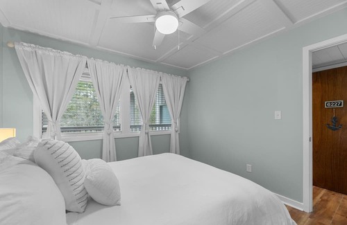 Fairfield Harbour Condo | Harbor Retreat. Enjoy this cozy, one bedroom apartment at Fairfield Harbor
