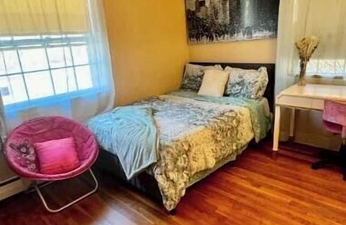 Framingham House | Quiet Home in a Safe Metro-west Boston Town