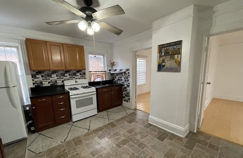 Auburndale House | 1 private bedroom in Queens Flushing NY