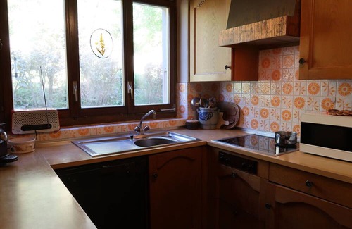 Sainte-Croix Apartment | Cosy apartment for 6 guests with WIFI, terrace and parking