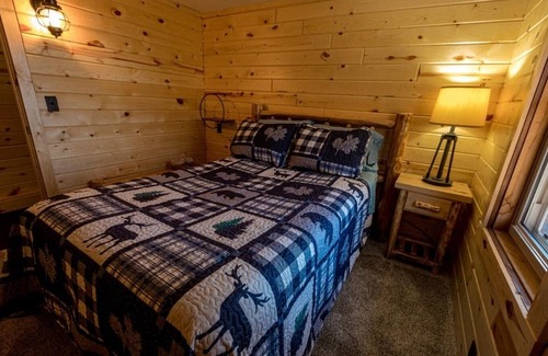 Isle Cabin | Sunset Harbor Point