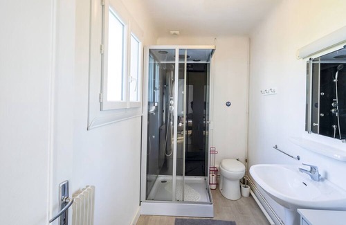 Yzosse House | Charming and spacious detached house with private terrace, private garden and Wi-Fi.