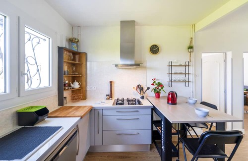 Yzosse House | Charming and spacious detached house with private terrace, private garden and Wi-Fi.