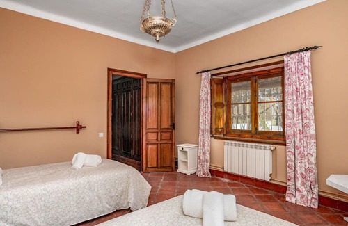 Antequera Villa | Beautiful private villa for 14 people with private pool, WIFI, patio and parking