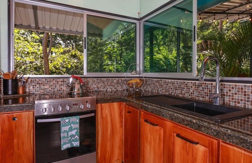 Parrita House | Unique Cacao Jungle Cottage with amazing views!