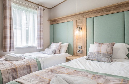 Kelso Apartment | Our Platinum caravans offer grand proportions and contemporary finishes throughout, the perfect plac