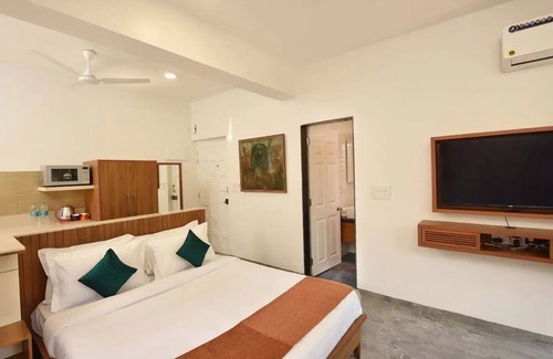 Alto de Porvorim Apartment | Entire Classic Studio in North Goa -with Breakfast