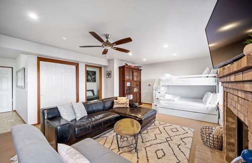 Coeur d'Alene House | Lake View Escape w/Patio, Balcony, Fire pit & BBQ