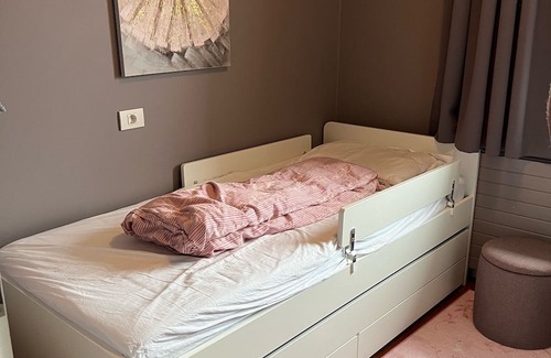 Breidholt House | Family friendly house 15 minutes from downtown Reykjavik - Big garden w/hot tub!