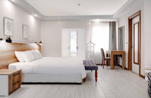 Cekirge Mahallesi House | Hotel w Terrace Backyard Near Bursa Grand Mosque
