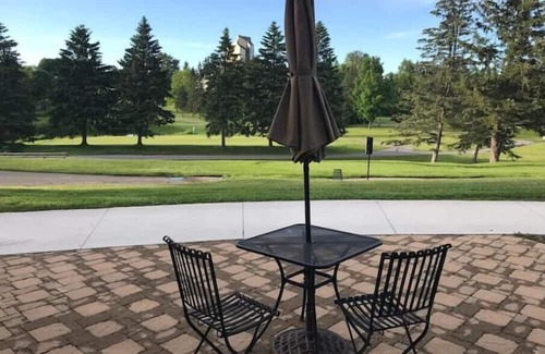 Acme Condo | Condo E on the Spruce 12th tee