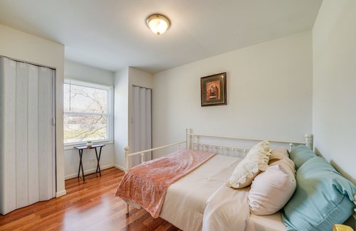 Wasco House | Cozy & Quiet Hanover Park Townhome!