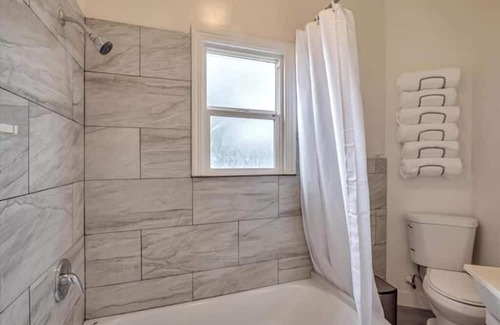 Livermore Apartment | Elegant 1b/1b, ideal getaway-walk DT Livermore