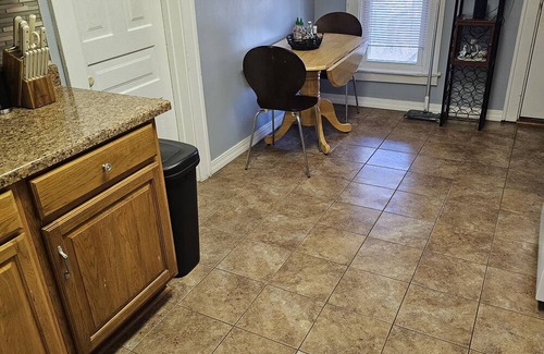 John Ball Park Apartment | Cozy comfy den near downtown