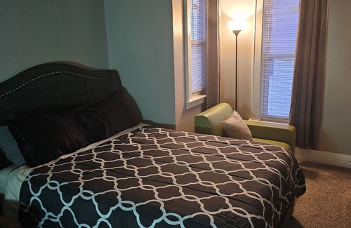 John Ball Park Apartment | Cozy comfy den near downtown