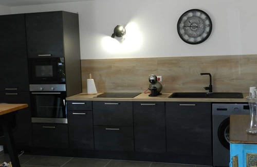 Sarrola-Carcopino House | A Louer bas de Villa Avec Jardin .2 Chambres Pour 4 Personnes