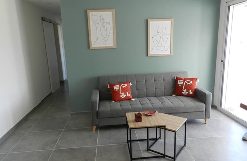 Sarrola-Carcopino House | A Louer bas de Villa Avec Jardin .2 Chambres Pour 4 Personnes