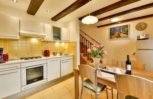 Selce House | Beautiful villa for 4 guests with A/C, WIFI, TV, terrace and parking