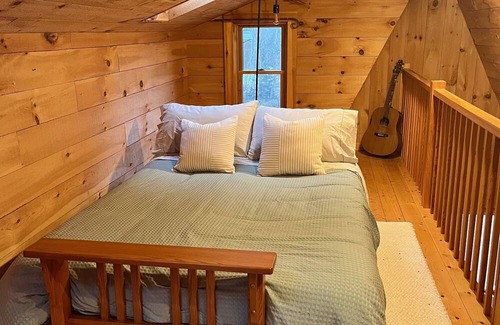 Bristol Ski Chalet | All-season mountain escape