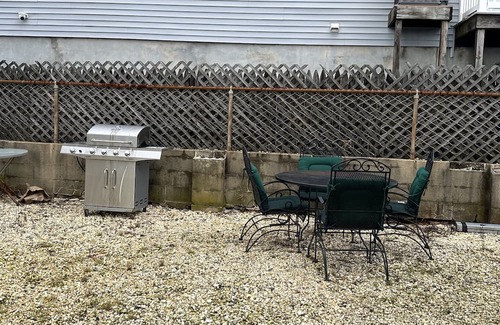 Manasquan House | 5 Minutes walking distance to beach! cozy, clean place to staying.