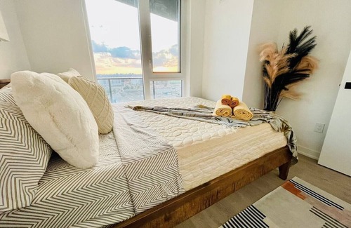 Wellington Place Apartment | Waterfront Serene Heights