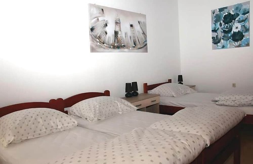 Grad Apartment | Sunny Rooms and Suites