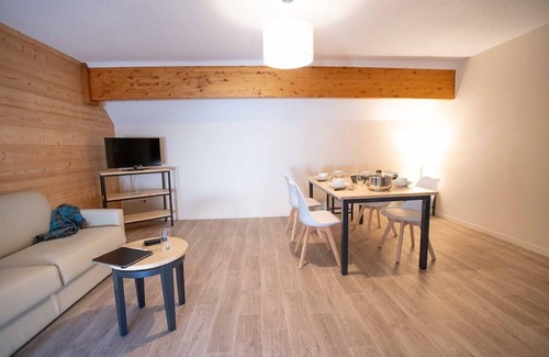 Saint-Colomban-des-Villards House | Idyllic Family Retreat: Spacious Apartments with Pool, Sauna & Outdoor Fun