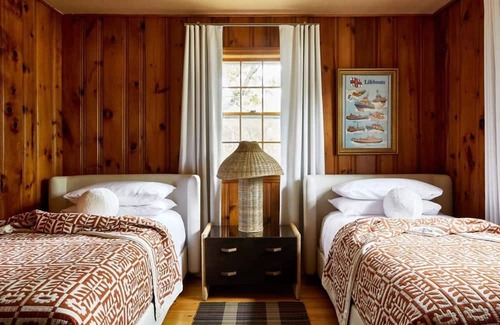 Dennis Port Cottage | New in June! Small Dog Friendly, Linens Included