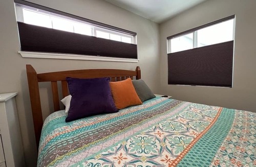 Riverside House | Quiet Space with a Box Spring Mountain View