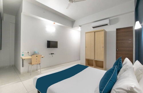 Goregaon East Hotel | OYO Flagship Hotel Global Spaces