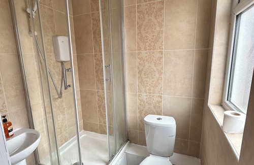 Liverpool House | Quirky Oasis Queens