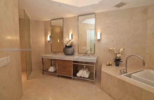 Surfside Apartment | Oceanfront Luxury Penthouse Bal in Harbour - 3 Bedrooms