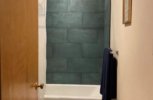 Butte Apartment | Clean and Cozy Westside Stay