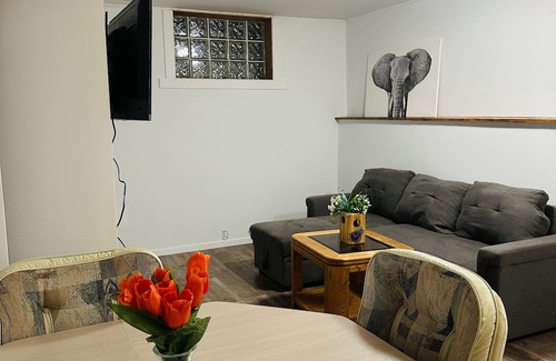 Cultus Lake House | 1 BHK Guest Suite in Cultus Lake
