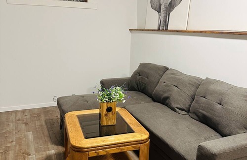 Cultus Lake House | 1 BHK Guest Suite in Cultus Lake