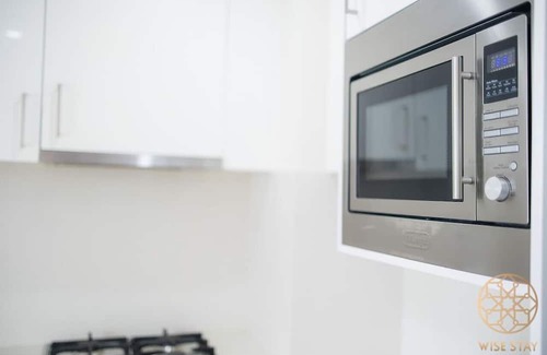 Burwood Apartment | Steps to Train&Shopping with Pool for 6ppl Burwood