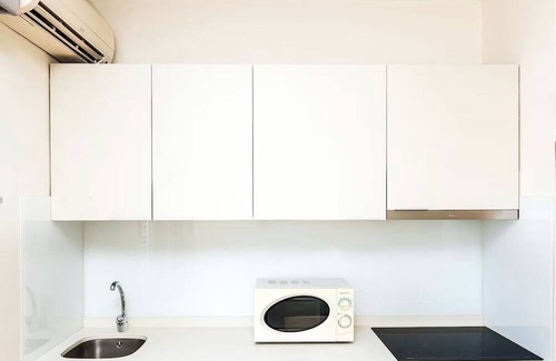 Figueiral House | Enjoy a Hassle-Free Stay! 1BR Apartment with Kitchenette, 2 Outdoor Pools!