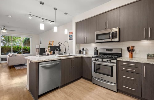 Little Italy Apartment | Little Italy Studio w/Office by Anyplace - 11664