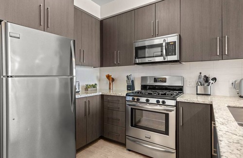 Little Italy Apartment | Little Italy Studio w/Office by Anyplace - 11665