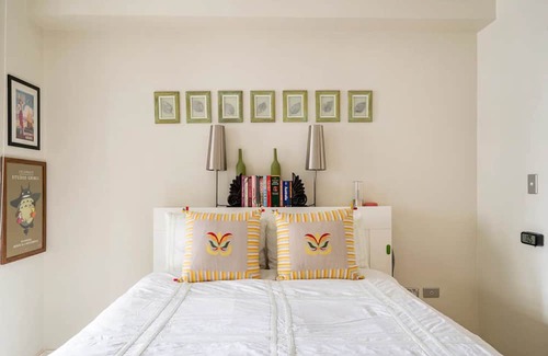 Mascot Apartment | 0 min to train, 2 stops to city
