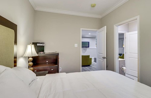 Coral Hills Apartment | Cozy Capitol Heights Abode: 6 Mi to National Mall