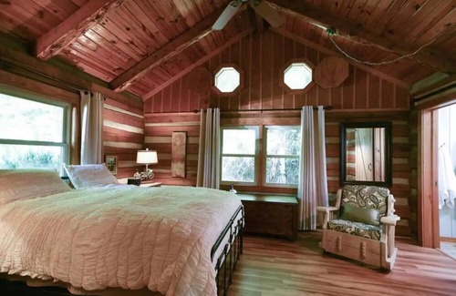 Peaks Cabin | Skywatch Private Cabin Retreat with EV Charger
