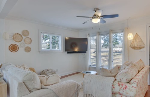 Stanly County House | 7 Oaks Country Retreat w/ Hot Tub!